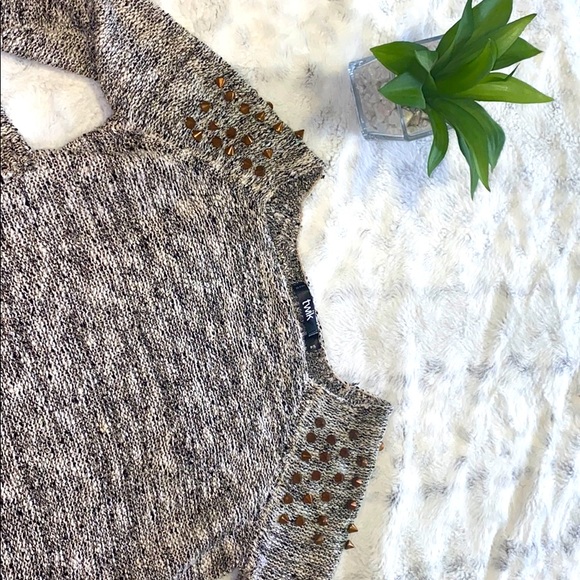 Shiny black & white sweater - Picture 6 of 10